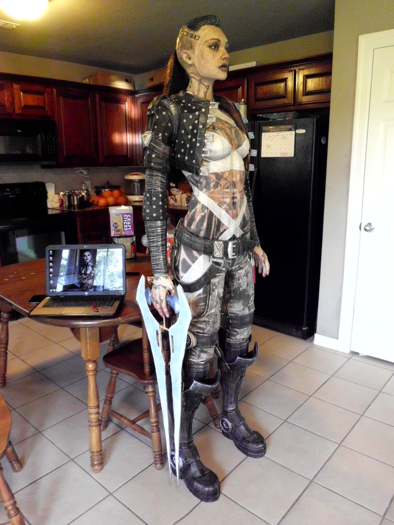 Illustration for article titled This Amazing Life-Sized Mass Effect Party Member Is Made of Paper